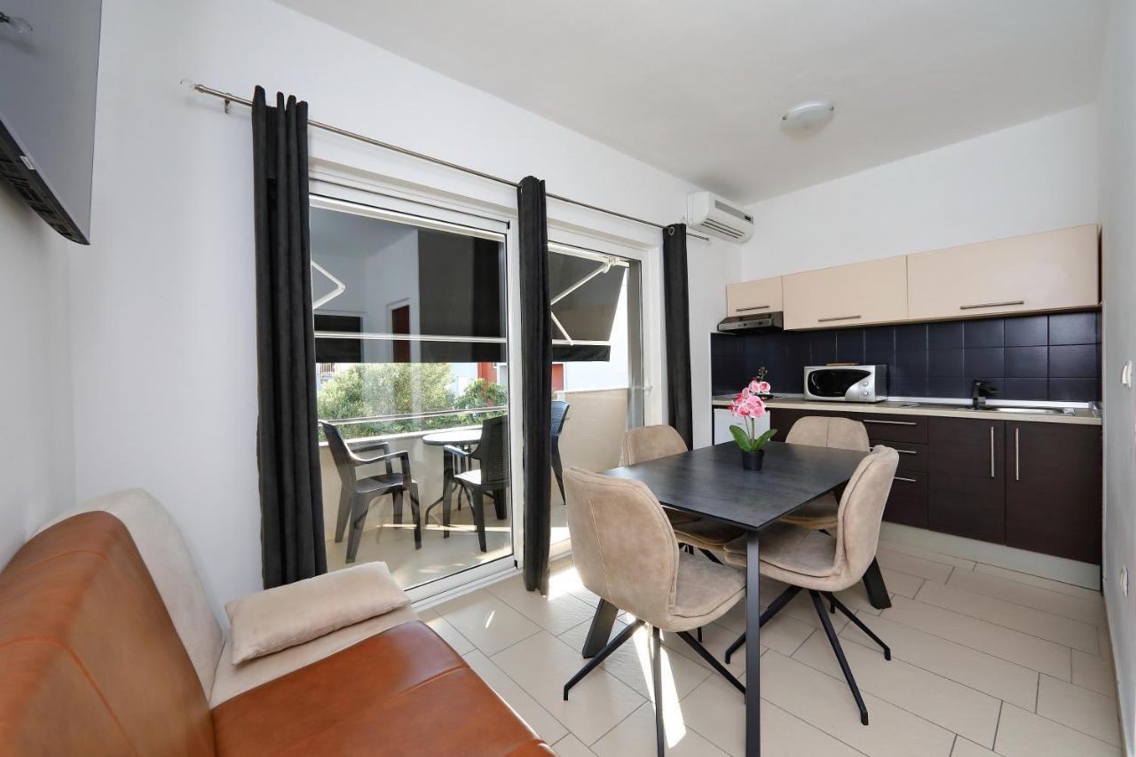 Apartments Neli Бибинє Екстер'єр фото