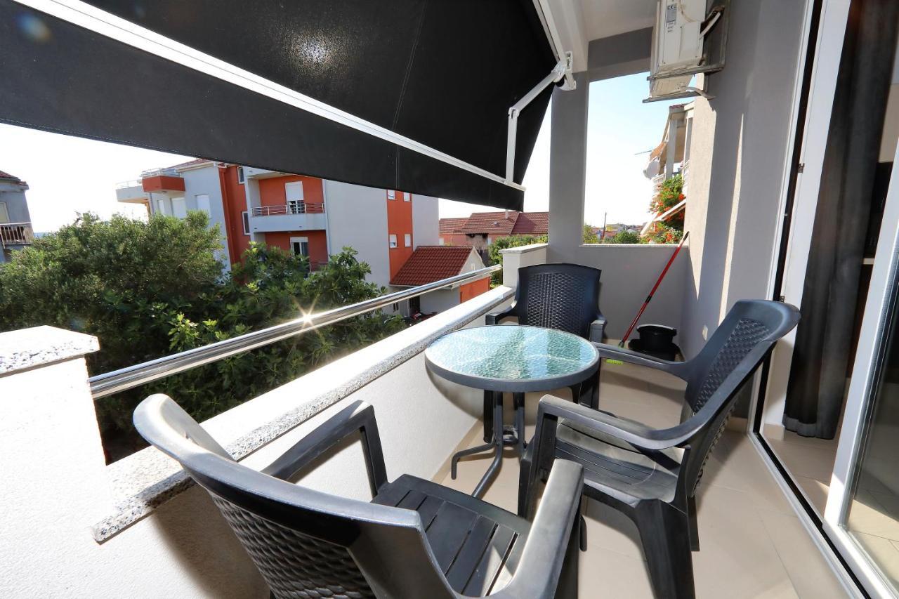 Apartments Neli Бибинє Екстер'єр фото