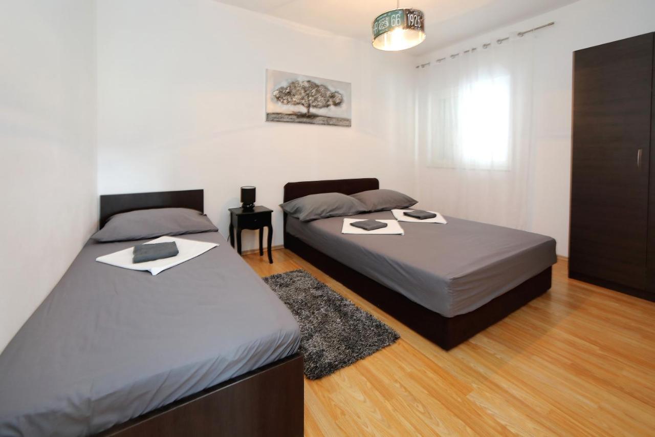 Apartments Neli Бибинє Екстер'єр фото