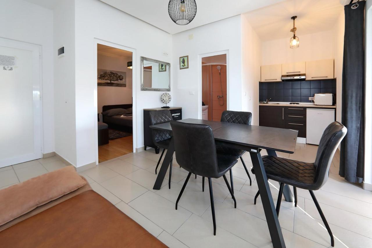 Apartments Neli Бибинє Екстер'єр фото