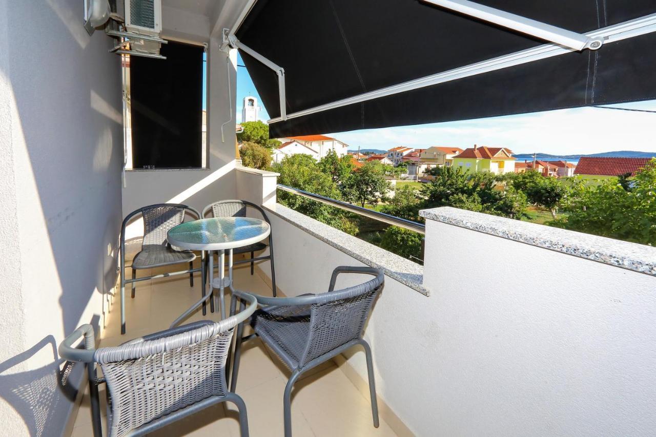 Apartments Neli Бибинє Екстер'єр фото