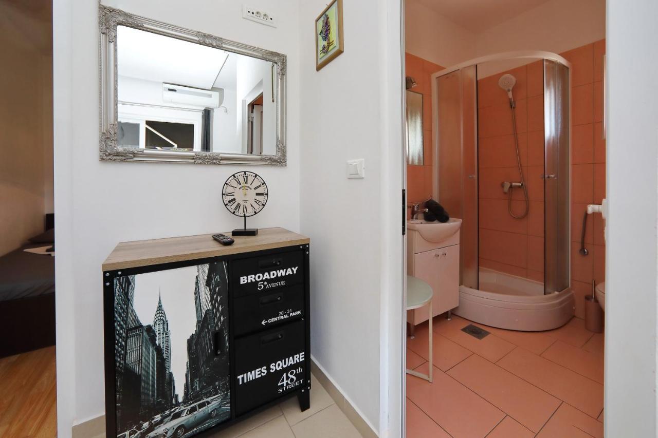 Apartments Neli Бибинє Екстер'єр фото