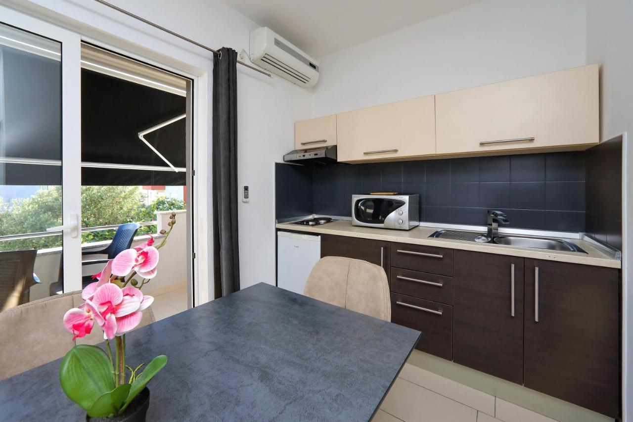 Apartments Neli Бибинє Екстер'єр фото