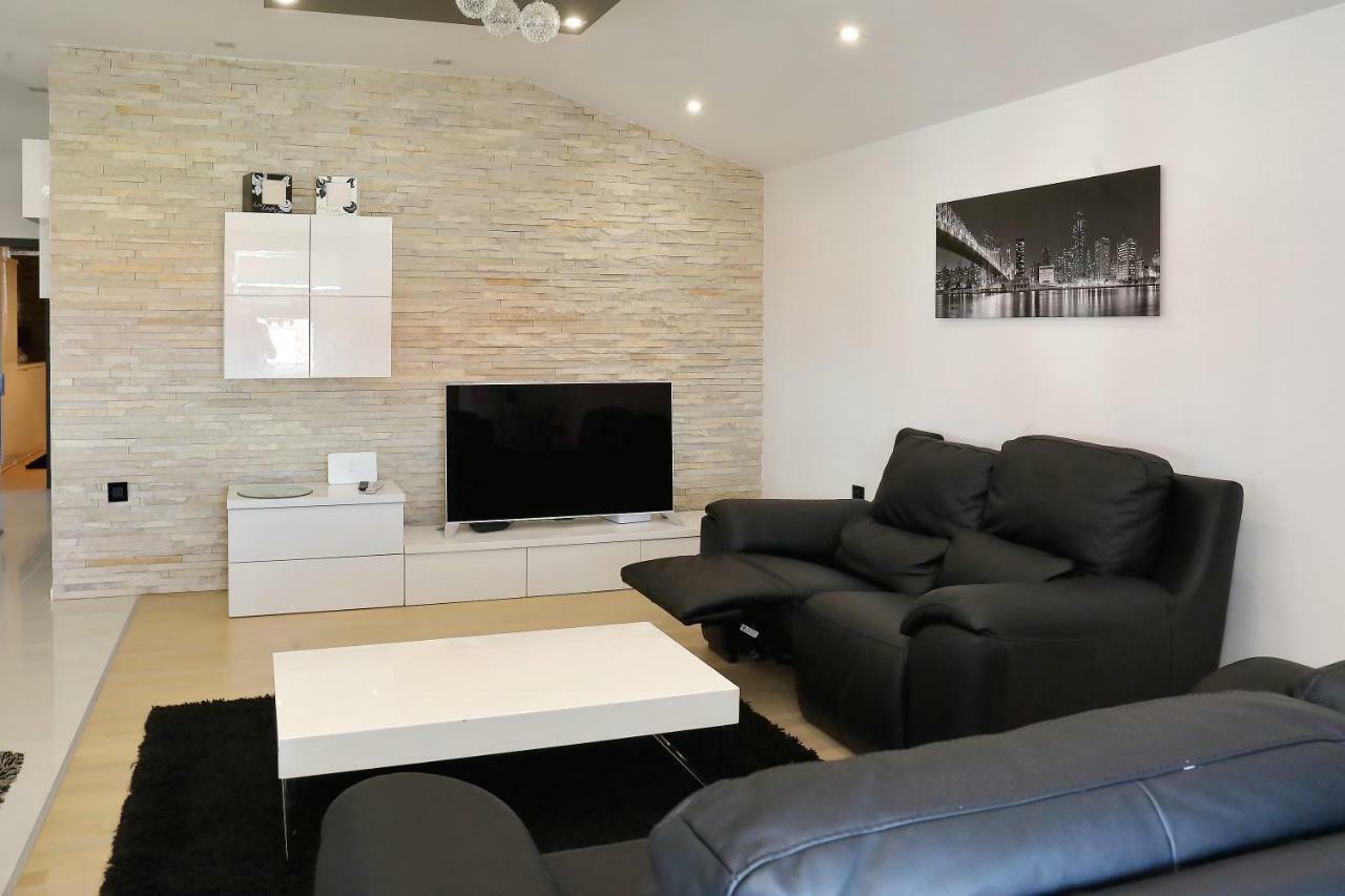 Apartments Neli Бибинє Екстер'єр фото