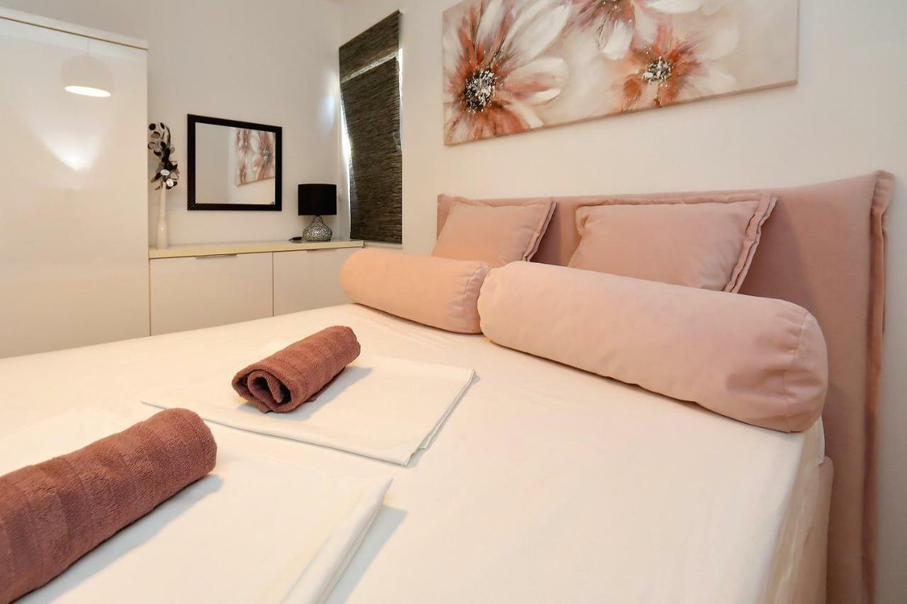 Apartments Neli Бибинє Екстер'єр фото