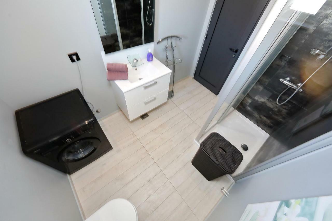 Apartments Neli Бибинє Екстер'єр фото