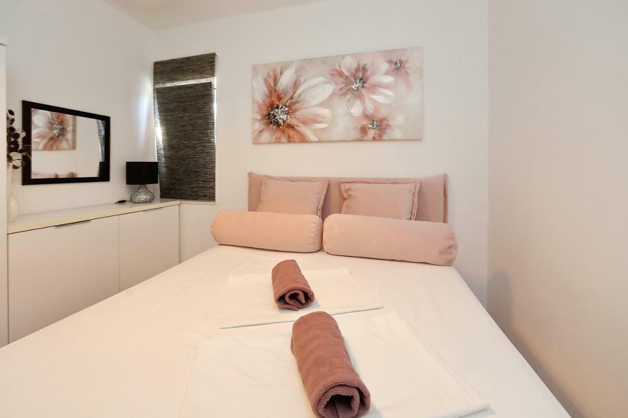 Apartments Neli Бибинє Екстер'єр фото