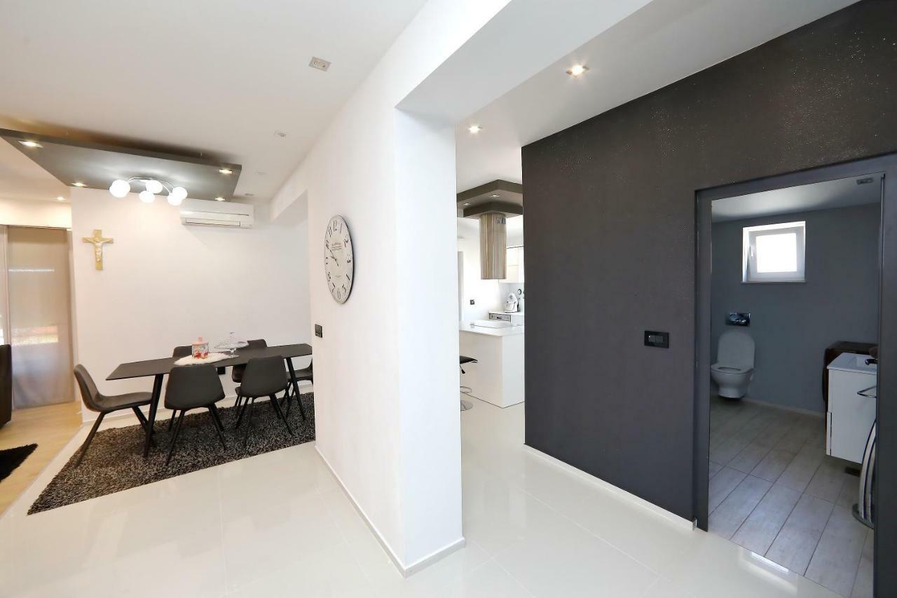 Apartments Neli Бибинє Екстер'єр фото