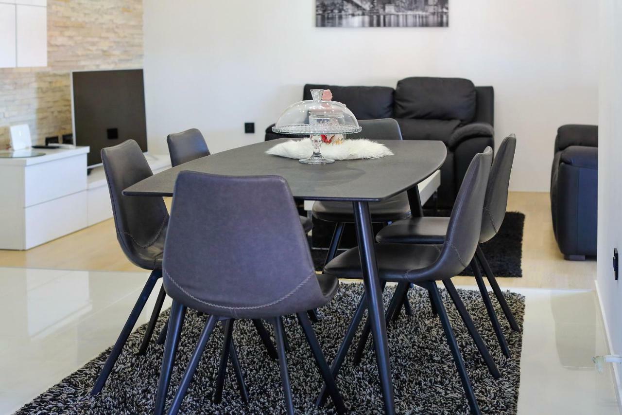 Apartments Neli Бибинє Екстер'єр фото