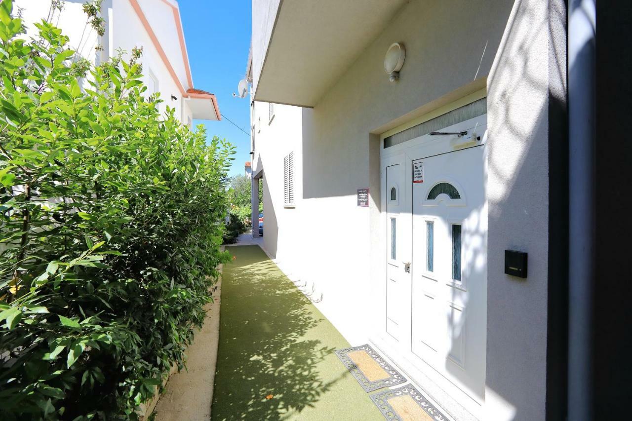 Apartments Neli Бибинє Екстер'єр фото
